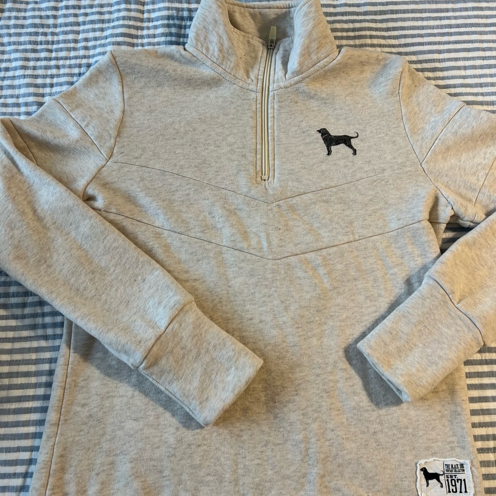 Never worn women’s black dog crew neck